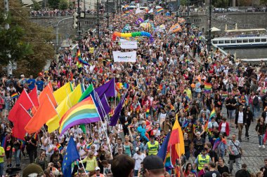 Prag Pride - büyük bir gay ve lezbiyen gurur katılan kadın