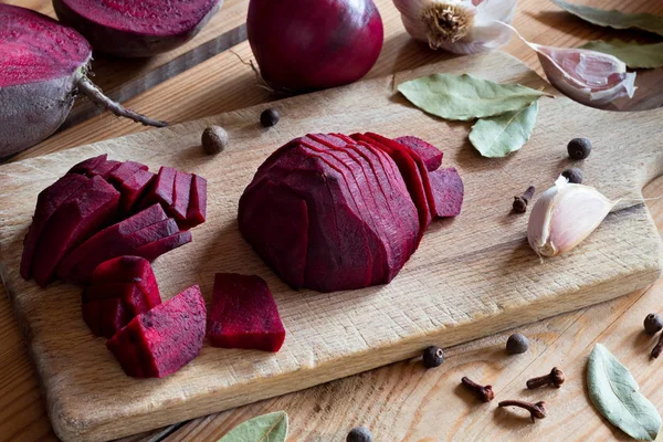 Sliced red beets - preparation of fermented beets — Stock Photo, Image