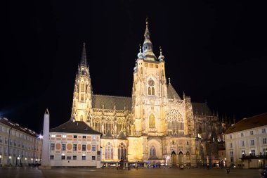 St. Vitus Katedrali Prag Kalesi gece