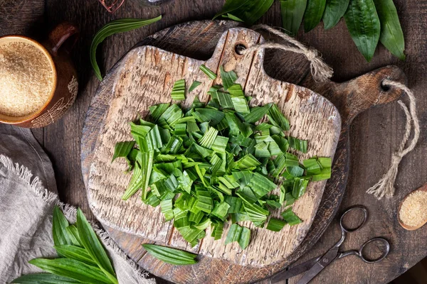 Preparación de jarabe de plátano de ribwort contra la tos, vista superior — Foto de Stock