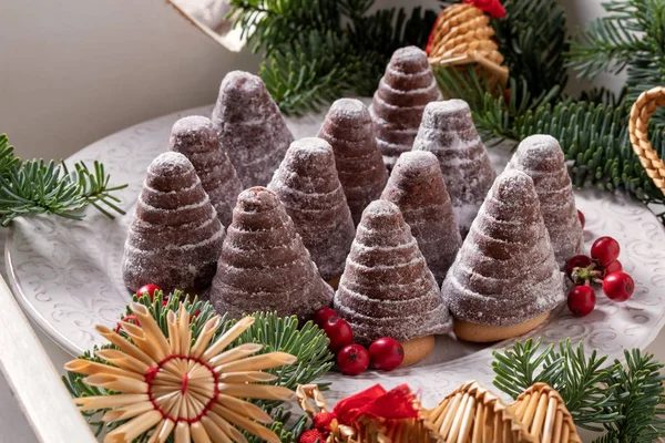 蜂窝- -盘中的捷克传统圣诞饼干 — 图库照片