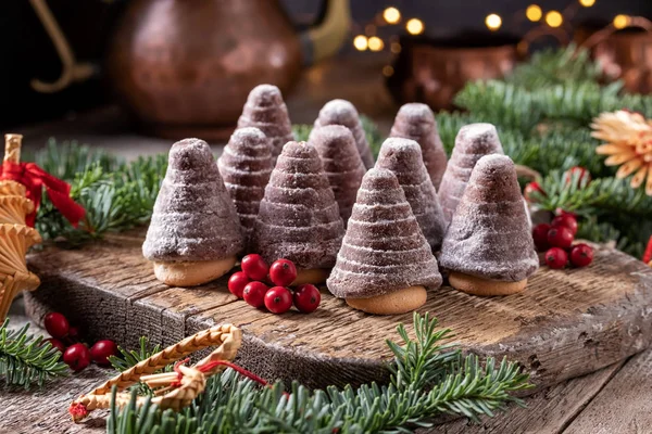 蜂窝或蜂窝- -捷克传统的无烘烤圣诞可可 — 图库照片