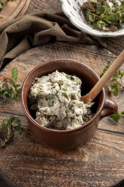 Baharın başlarında toplanan ısırgan otlarından yapılan bitkisel tereyağı.