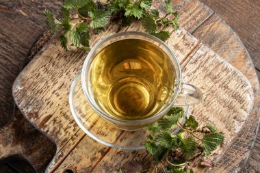 Isırgan otundan yapılan bitki çayı.