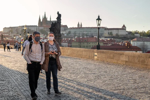 Praga República Checa Abril 2020 Puente Carlos Medio Vacío Durante — Foto de Stock