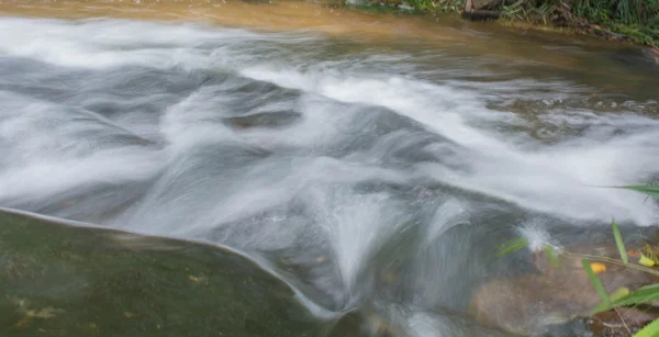 Paesaggio del fiume — Foto Stock