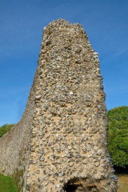 Antik Norman kale duvarı, yan görünüm, portre tarzı