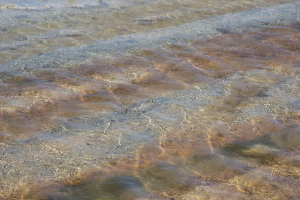 H2O, suya Tuz Gölü