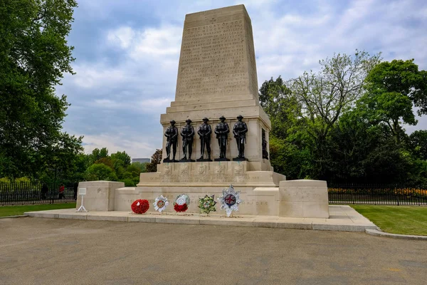 Wächterdenkmal, st. james, london, erinnert an den Ersten Weltkrieg — Stockfoto