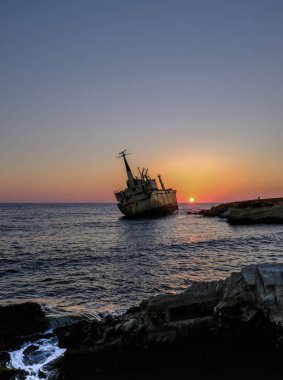 Pafos, Kıbrıs'ta karaya eski batığı.
