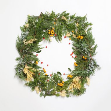 Noel çerçeve çelenk herdem yeşil çam ağacı ve çilek ile