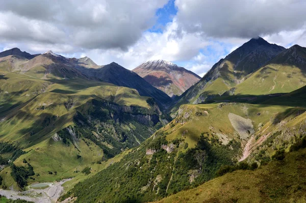 Kafkas Dağları, Georgia