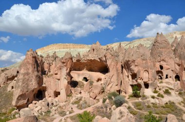 Kapadokya garip pembe kayalar