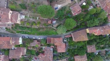 Düzülmüş Toskana üstgeçidin günbatımı ışığı