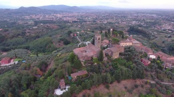 Prachtige Toscane viaduct, met zonsondergang licht gemaakt met drone — Stockvideo