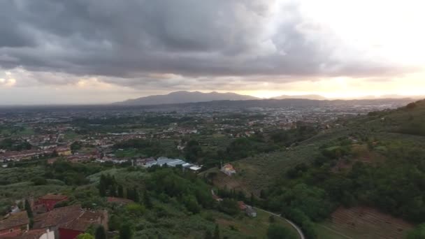 Lindo viaduto da Toscana, com luz do pôr do sol feita com drone — Vídeo de Stock