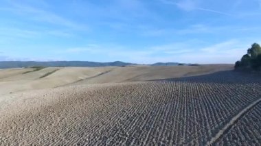  hava atış, muhteşem tucany hills peyzaj alanların, Toskana köprü üstünde uçan güneş parlama ile