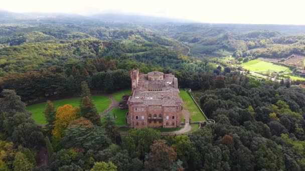 Снимок с воздуха, итальянский замок Саммеццано, снятый дроном — стоковое видео