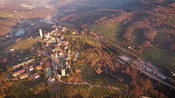 İtalya, Avrupa, 4k güzel bir antik küçük kasabada hava video — Stok video