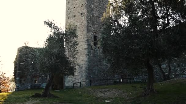Une vieille forteresse ruines en Toscane, Italie, 4K — Video