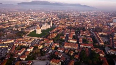 Atış, Piazza dei Miracoli Toskana, İtalya, Pisa şehrinde hava drone ile filme