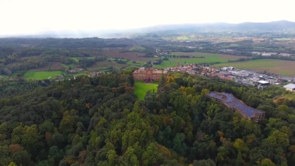 항공 샷, 화려한 이탈리아 sammezzano 성곽, 무인 항공기, 4 k와 함께 촬영 하는 중세 건축 — 비디오