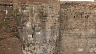 Hava atış, güzel Lucca şehir, Toskana, İtalya, ortasında bir antik kenti Panoraması drone ile filme