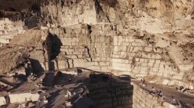 Hava atış, ünlü Carrara mermer Toskana, İtalya, 4 k yer alan mağaralar