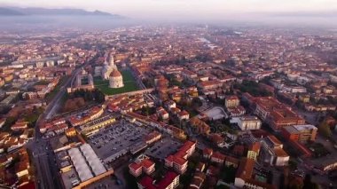  Atış, Piazza dei Miracoli Toskana, İtalya, Pisa şehrinde hava drone ile filme