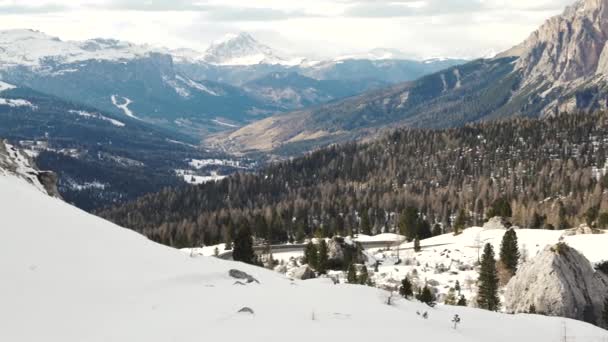 Video ze zasněžených hor Alp v Sud Tirol v zimě, Itálie, 4k — Stock video