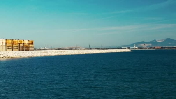 Zeitlupe video von einem seehafen von piombino, toskana, italien, hd — Stockvideo