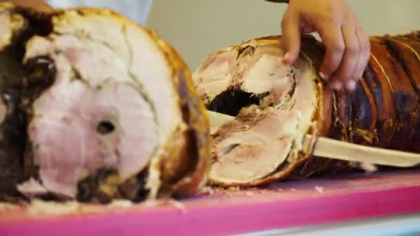 Piece of pork being cut for sandwiches in Italy, 4K — Stock Video