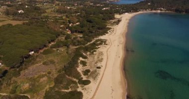 Hava atış, güzel Elba ada Beach'te muhteşem deniziyle Toskana, İtalya, 4 k ile boş