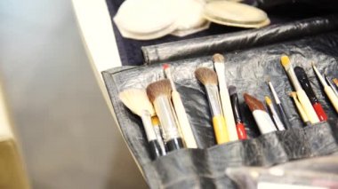 Profesyonel makyaj fırçaları, 4k kümesi.