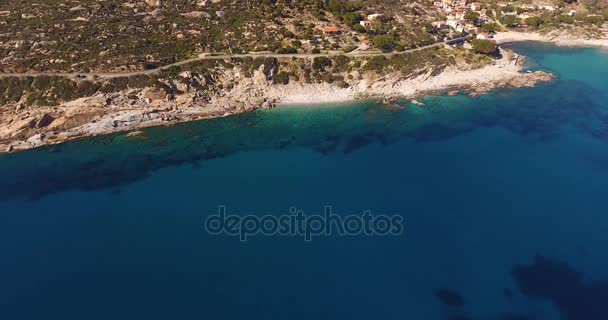 Toskana, İtalya, 4k Elba Adası yakınlarında güzel bir paradisiac deniz hava atış — Stok video