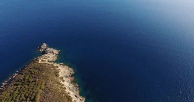 Toskana, İtalya, 4k Elba Adası yakınlarında güzel bir paradisiac deniz hava atış