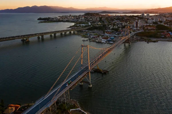 巴西圣卡塔里纳Florianopolis的Hercilio Luz斜拉桥 — 图库照片