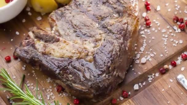 Barbecue Brazilian Picanha Steaks Accompanied Salad — Stock Video