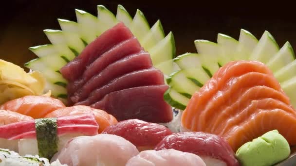 Japán Étel Sushi Val Sashimi Val Különböző Halakból — Stock videók