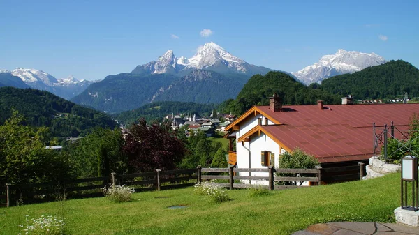 Berchtesgaden ve Mount Watsman görünümünü