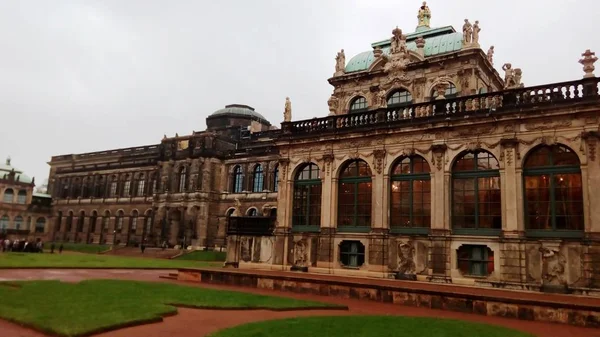 Dresden Resim Galerisi Zwinger kompleks içinde