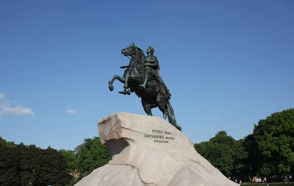 Miedziany jeździec. Pomnik do cara Peter I. St. Petersburg — Zdjęcie stockowe