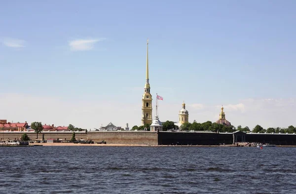 Peter ve Paul fortress ve Neva nehir manzarası. Saint Petersburg
