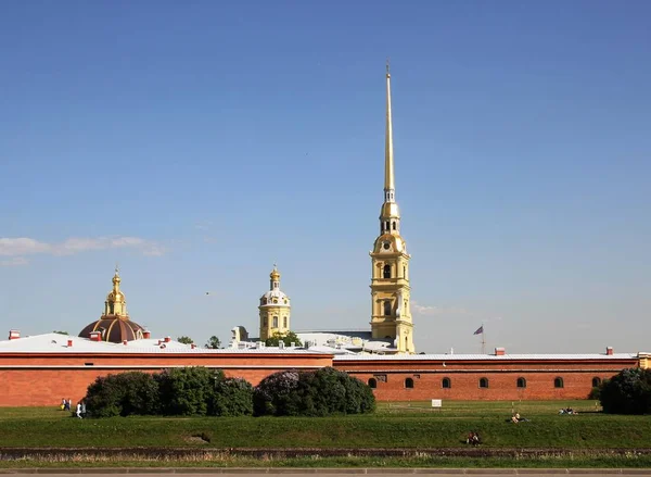 View of the Peter and Paul fortress from the Artillery Museum. Saint Petersburg — Stock Photo, Image