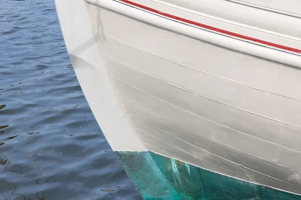 Arco Barco Madeira Velho Pintura Verde Vermelha Branca Espaço Cópia — Fotografia de Stock