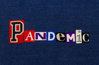 PANDEMIC Coronavirus COVID-19 kelime kolajı, dünya çapında grip virüsü, mavi kot üzerine renkli harfler, yatay görünüm