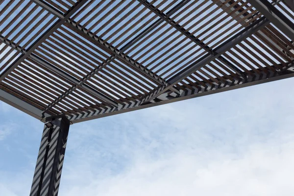 Hintergrund Der Großen Städtischen Schattenstruktur Blauer Himmel Und Wolken Kopieren — Stockfoto