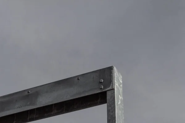 亜鉛メッキ鋼構造 都市建築の背景 コピースペース 水平面 — ストック写真