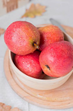 Kase kırmızı armut