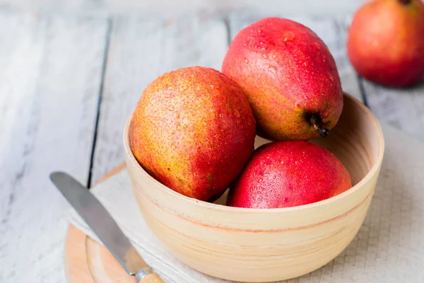 ahşap kase kırmızı armut